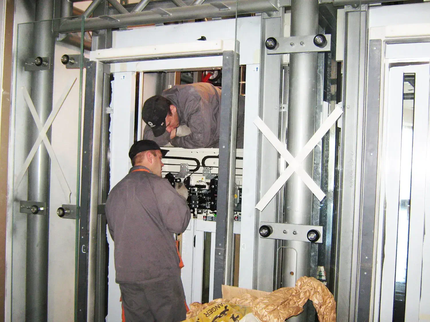 استخدام سرویسکار آسانسور|استخدام صنعتی، فنی، مهندسی|تهران, فردوس|دیوار