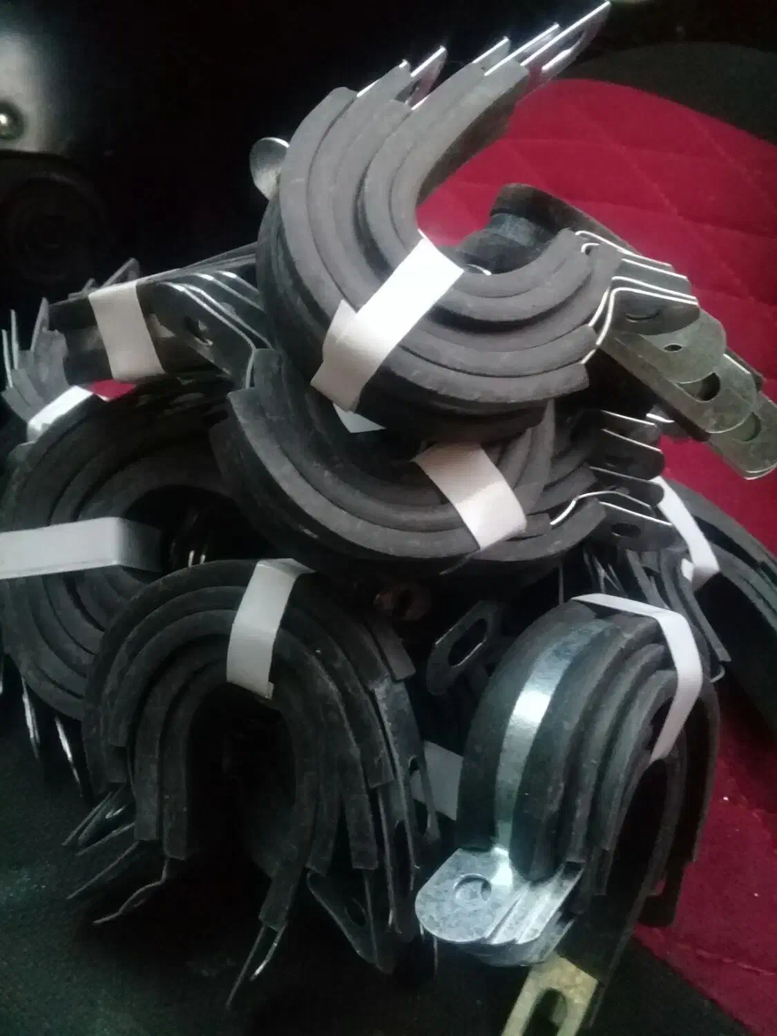 بست گالوانیزه عایقدار سایز ۲۸ یک بسته ۱۰۰ تایی|مصالح و تجهیزات ساختمان|باقرشهر, |دیوار