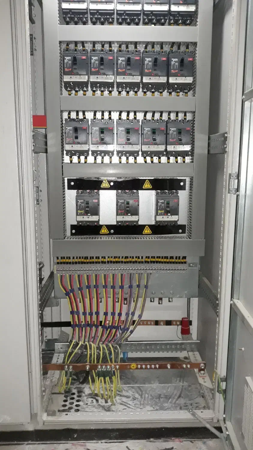 کارهای برق منازل رفع اتصالی نسب لوستر|خدمات پیشه و مهارت|پردیس, فاز ۱۱|دیوار