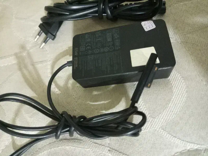 شارژر سرفیس ۶۵ وات|قطعات و لوازم جانبی رایانه|شهریار, شهریار|دیوار