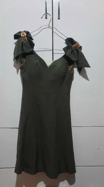 لباس زنانه|لباس|آفتاب, |دیوار