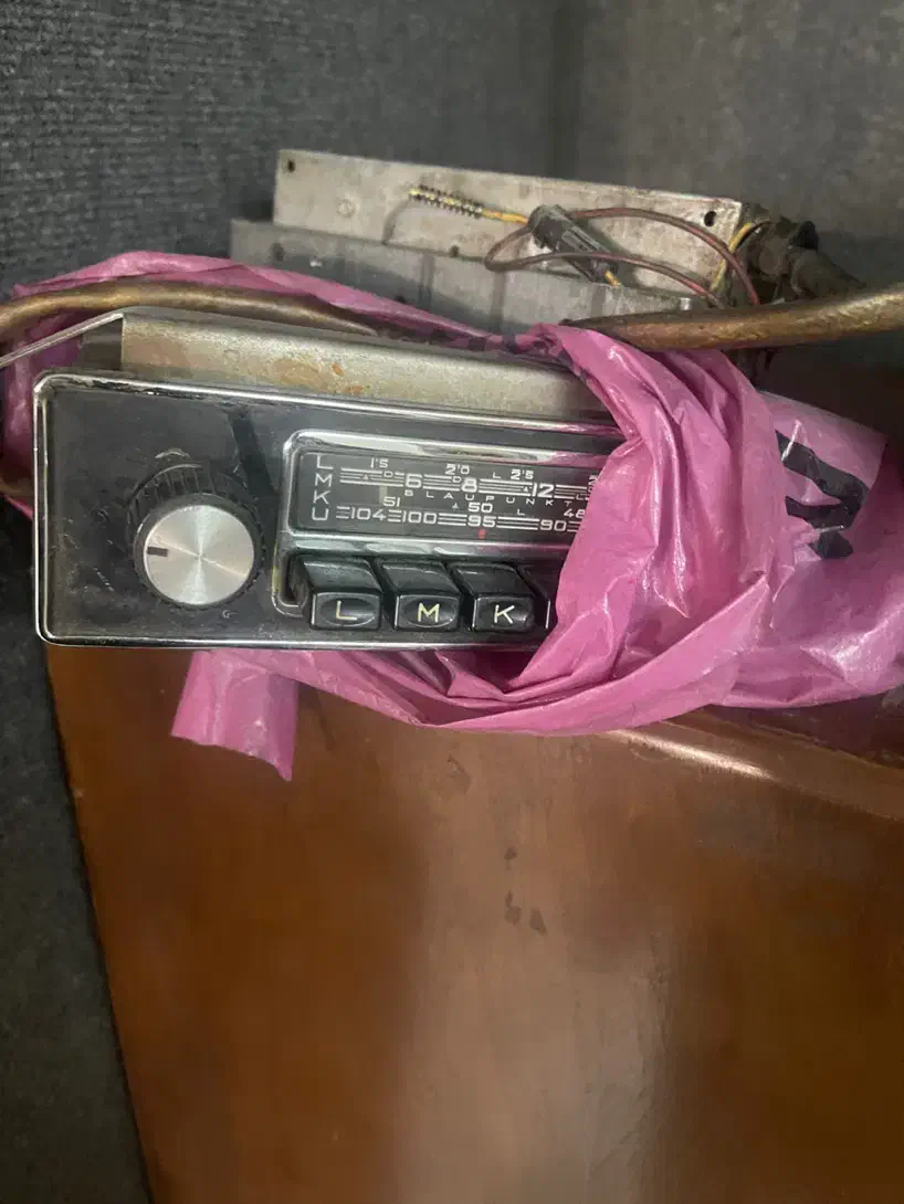 تلویزیون و ماشین تایپ و صندوق عطیقه|کلکسیون اشیاء عتیقه|تهران, شادمان|دیوار