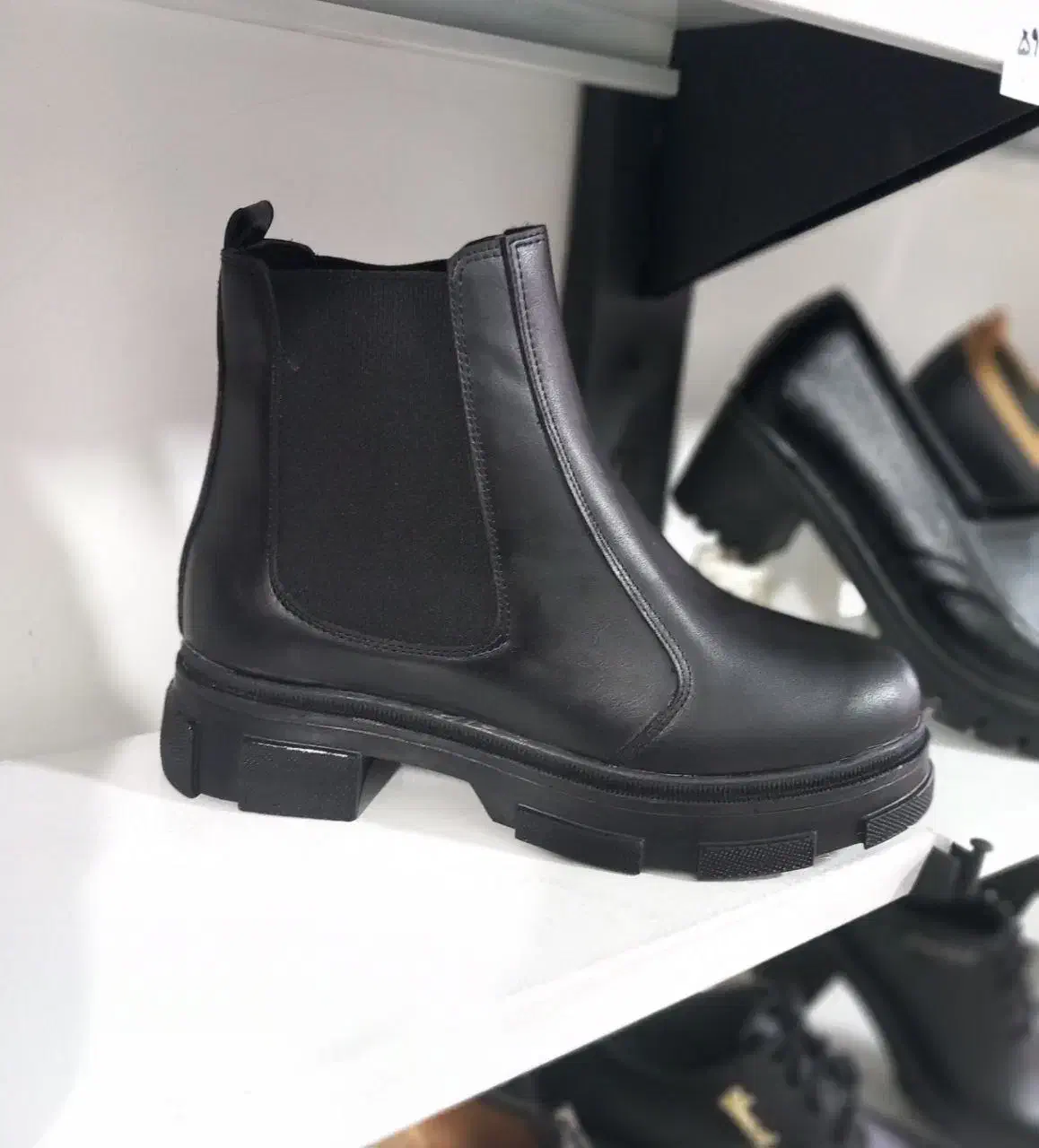 کفش میعاد|کیف، کفش، کمربند|اسفراین, |دیوار