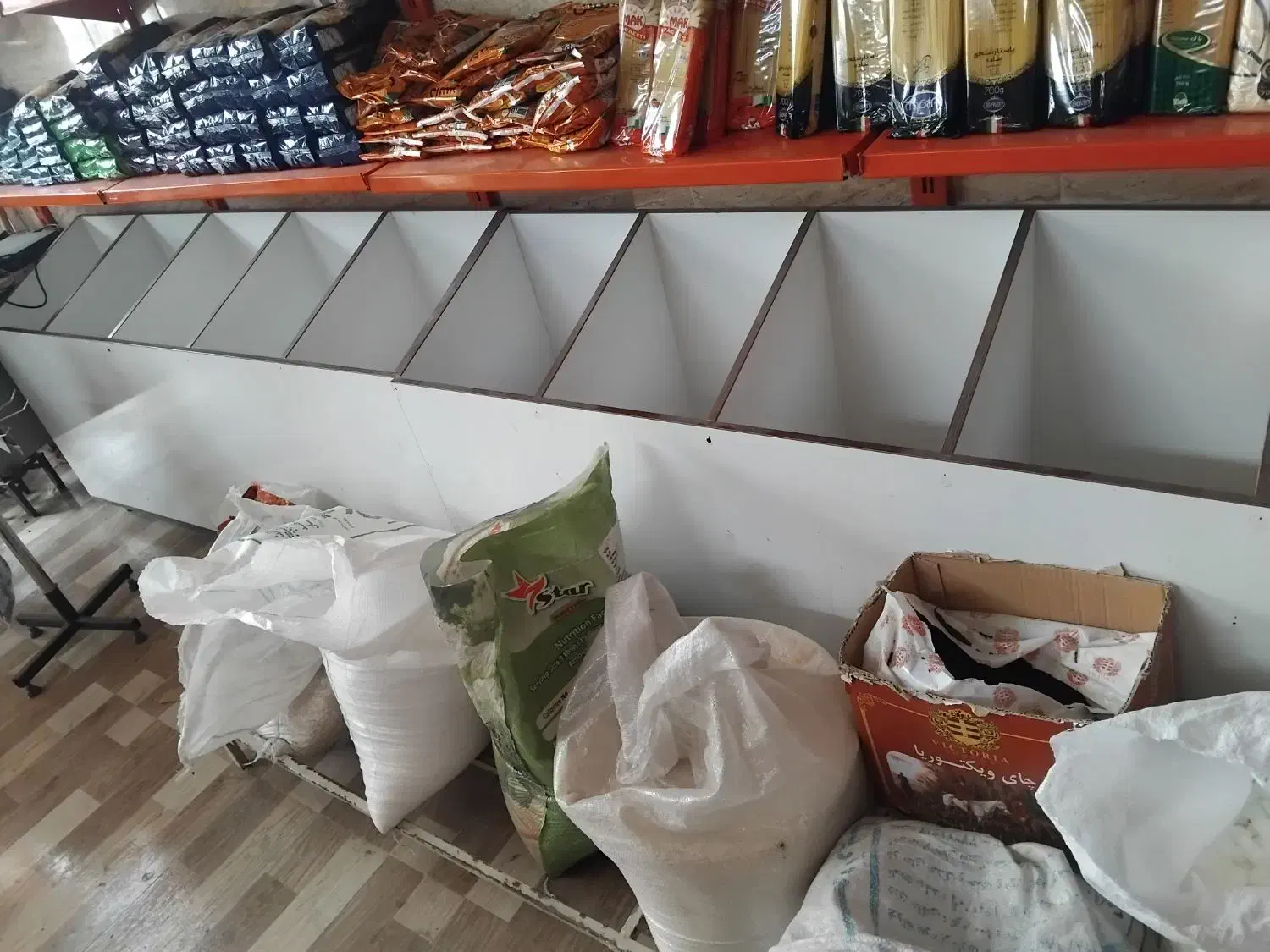 جای حبوبات وشکلات|فروشگاه و مغازه|محمدیه-قزوین, |دیوار