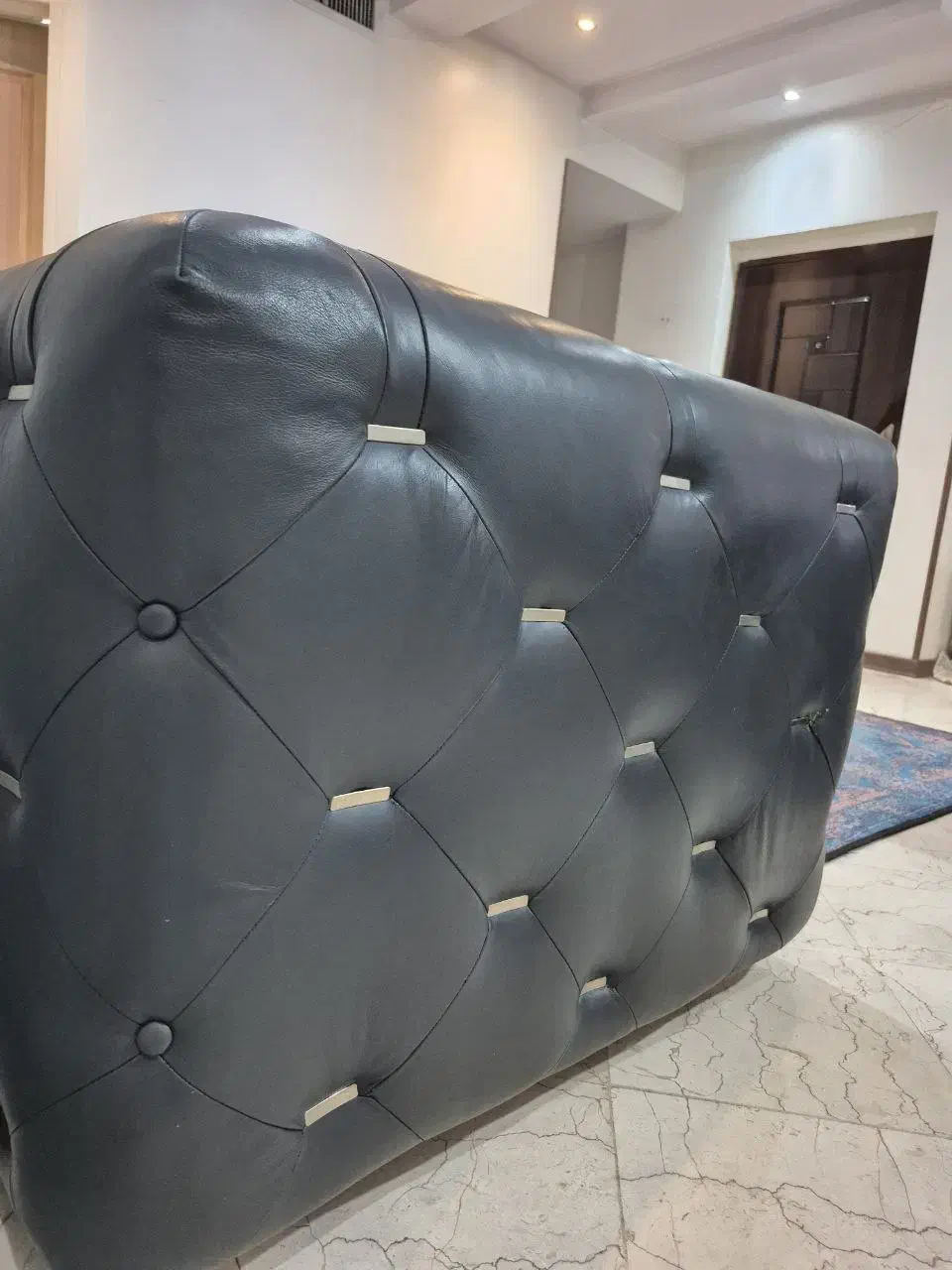 مبل چستر تمام چرم طبیعی واقعی|مبلمان خانگی و میز عسلی|تهران, پونک|دیوار