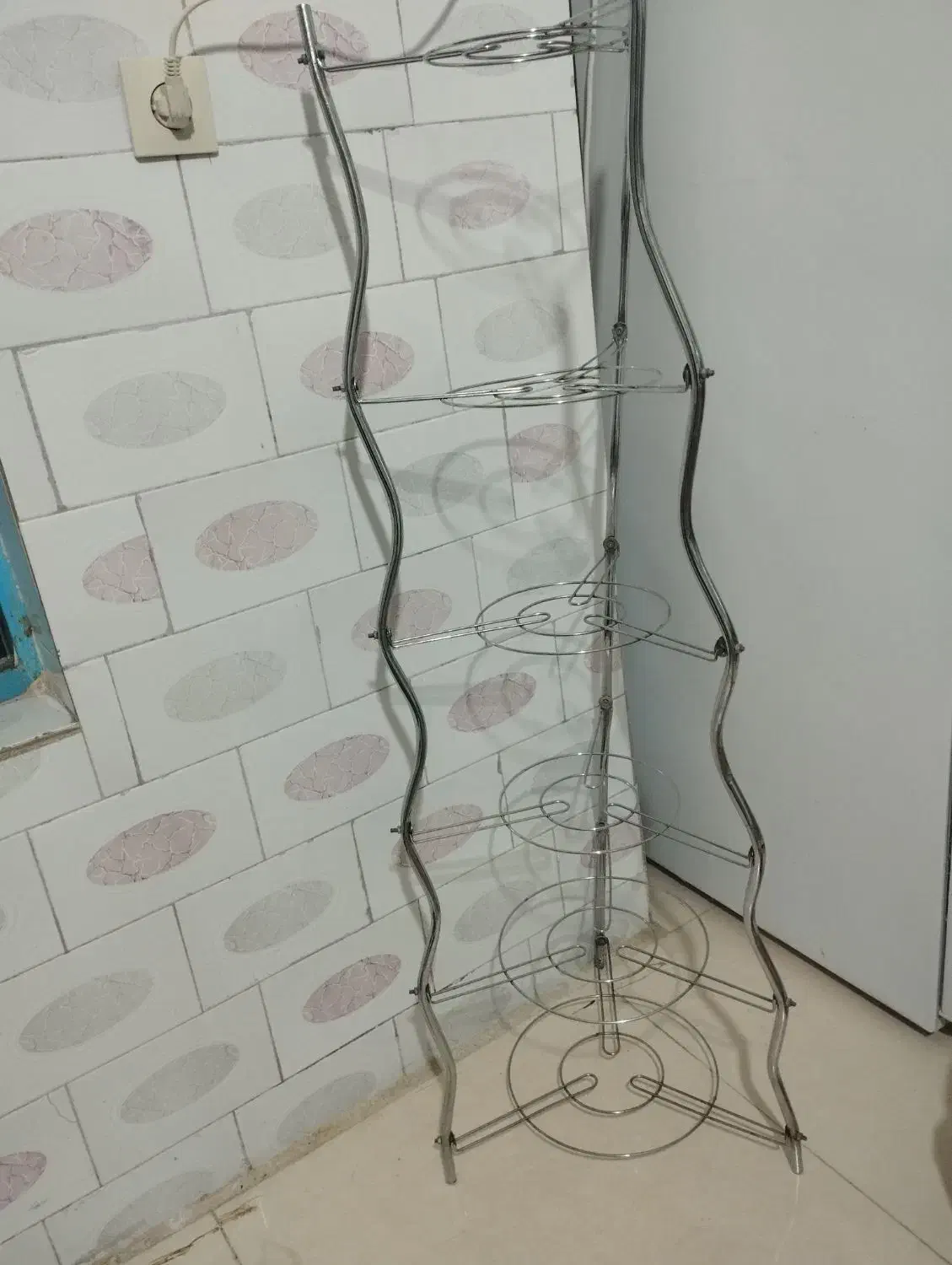 استندقابلمه|آب‌چکان و نظم‌دهنده ظروف|کرمانشاه, |دیوار