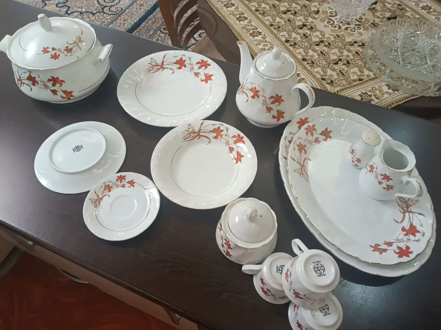 بشقاب چینی|ظروف سرو و پذیرایی|اراک, |دیوار