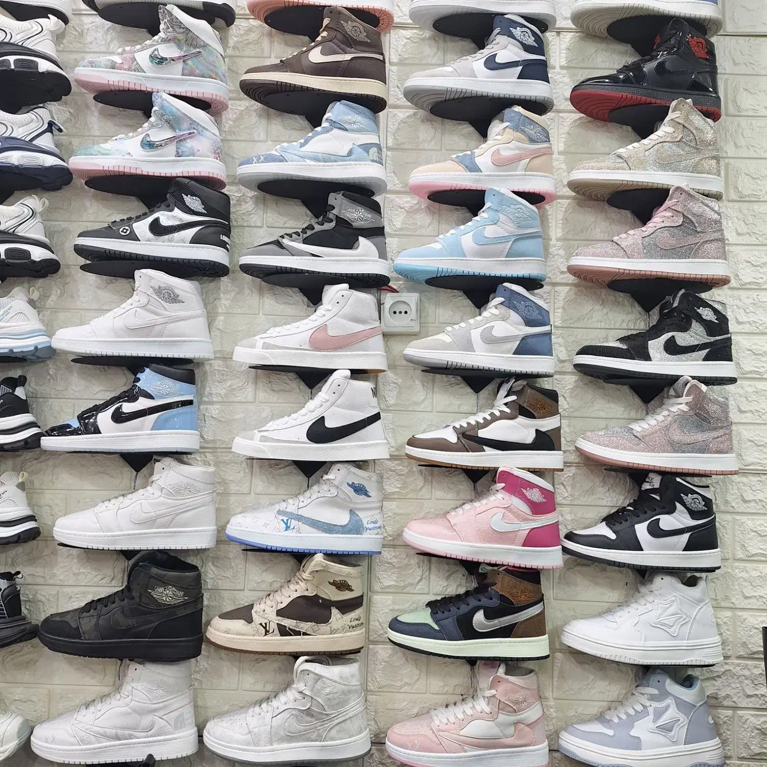 کتونی/جردن /وان/1|کیف، کفش، کمربند|هشتگرد, شهرک ولیعصر (مصلی)|دیوار