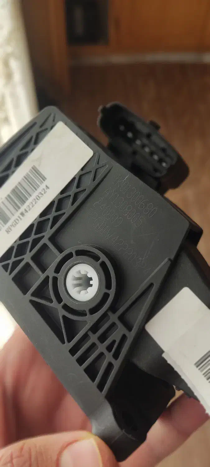 پدال گاز برقی دنا توربو اتومات|قطعات یدکی و لوازم جانبی|فولادشهر, A4|دیوار