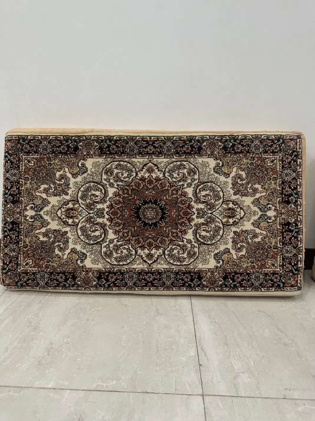 پشتی ۷۰۰شانه|پشتی|اسلام‌شهر, باغ فیض|دیوار