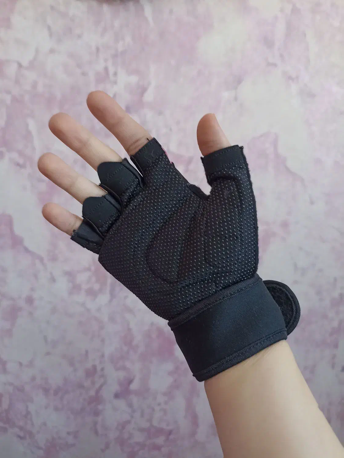 دستکش ورزشی باشگاه و قمقمه آب،شیکر ورزشی|تجهیزات ورزشی|تهران, جوادیه|دیوار