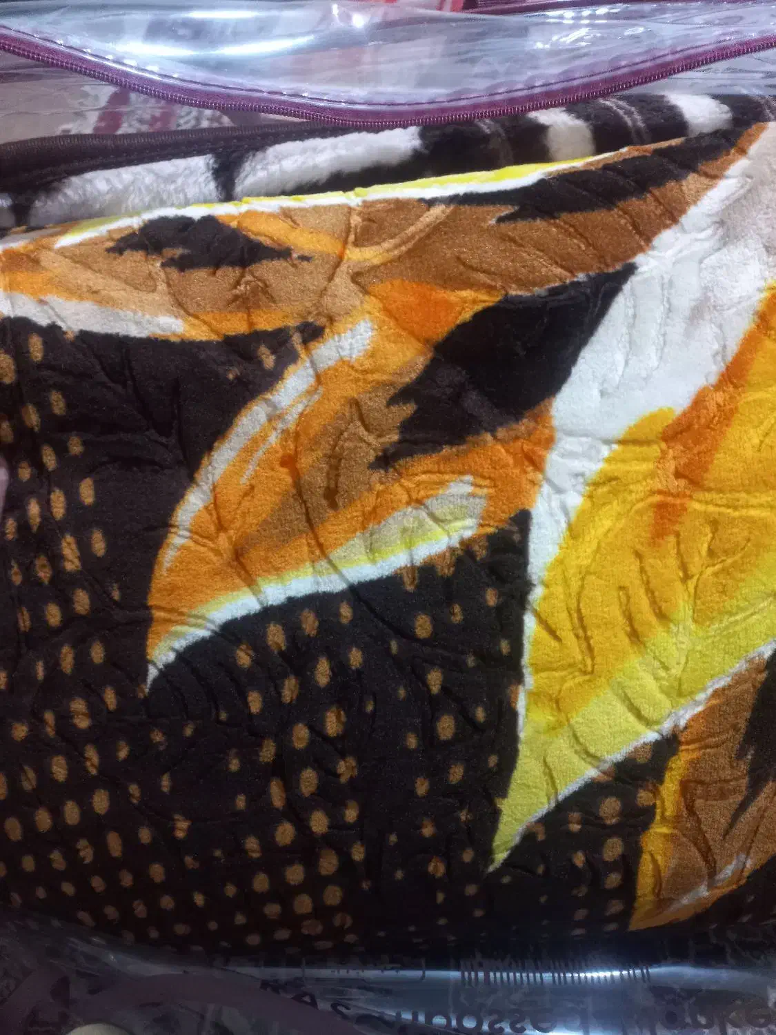 پتوگلبافت|رختخواب، بالش، پتو|همدان, |دیوار