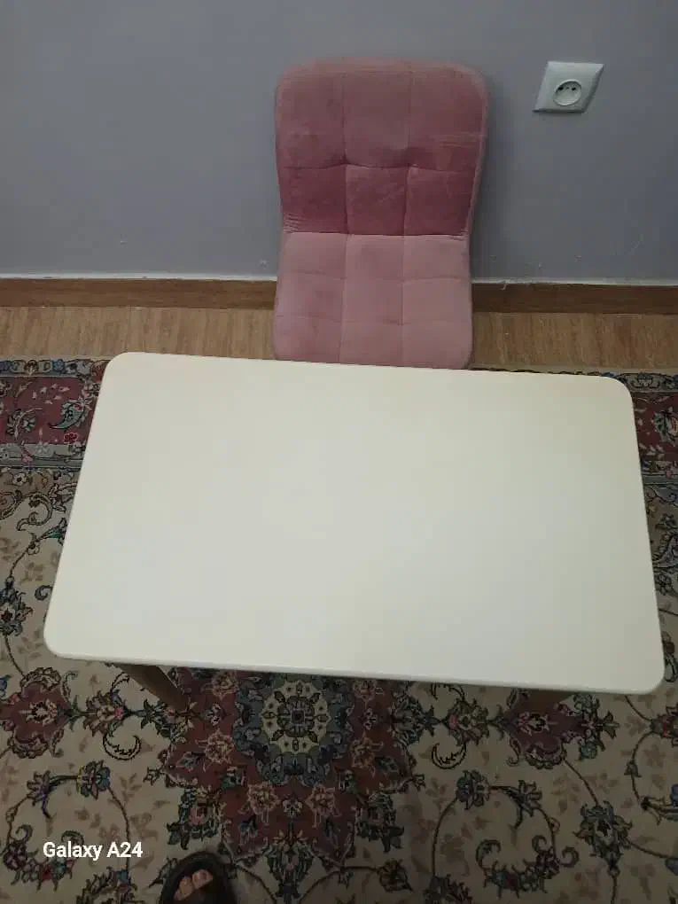 فروش میز غذا و میز تحریر بچه|اسباب و اثاث بچه|تهران, بهار|دیوار