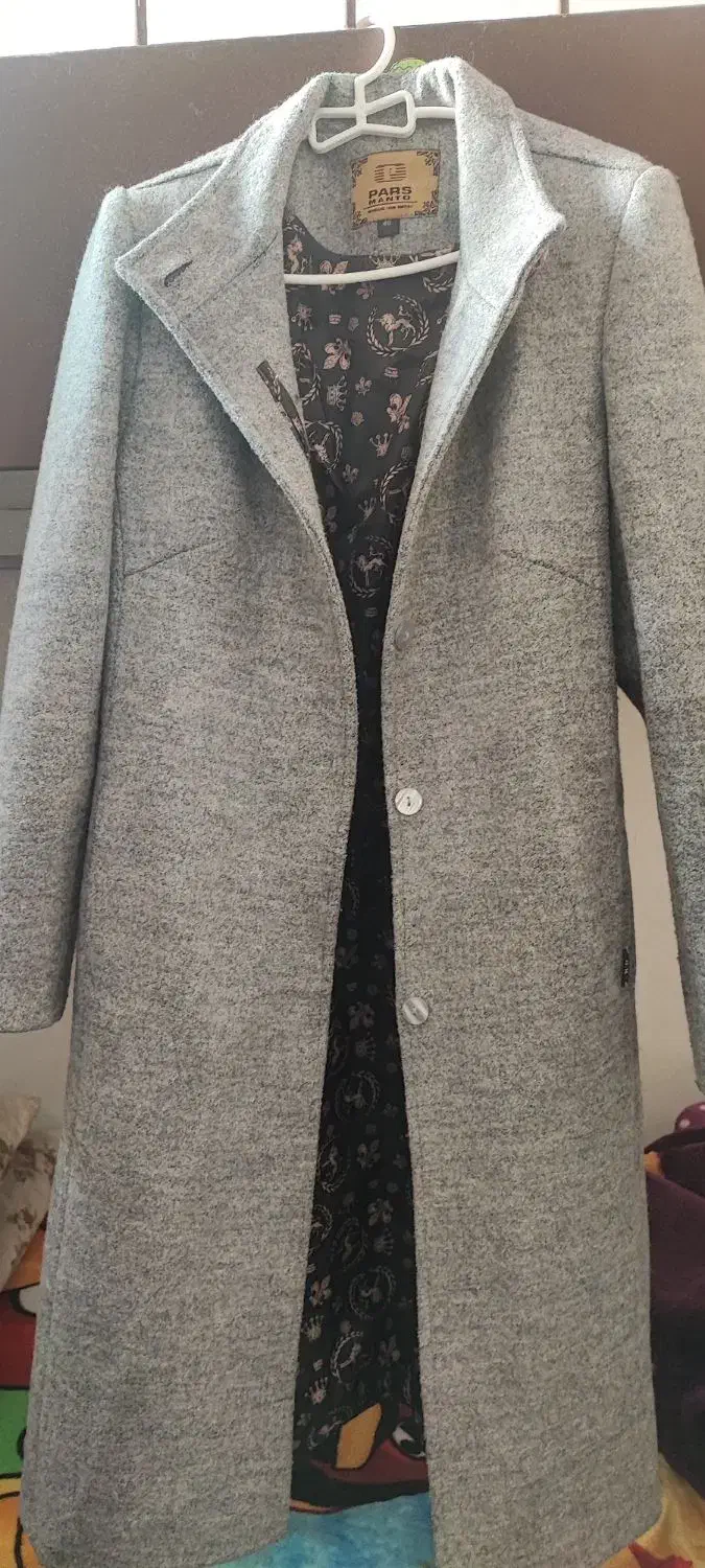 پالتو فوتر|لباس|رباط‌کریم, رباط‌کریم|دیوار