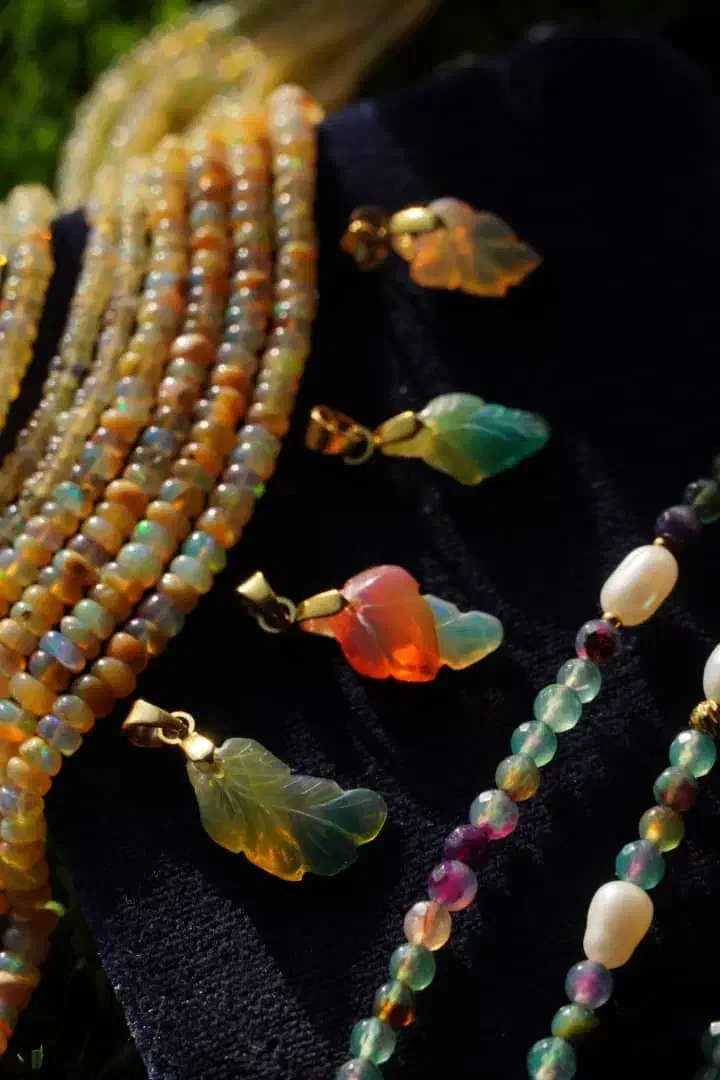 اپال آتشی ریسه ونگین کاروینگ جواهر زیر قیمت|بدلیجات|تهران, پامنار|دیوار