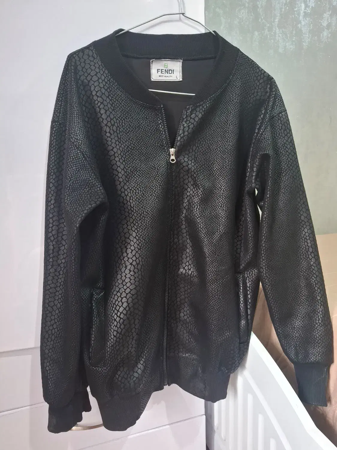 بارانی چرم|لباس|رشت, چله خانه|دیوار