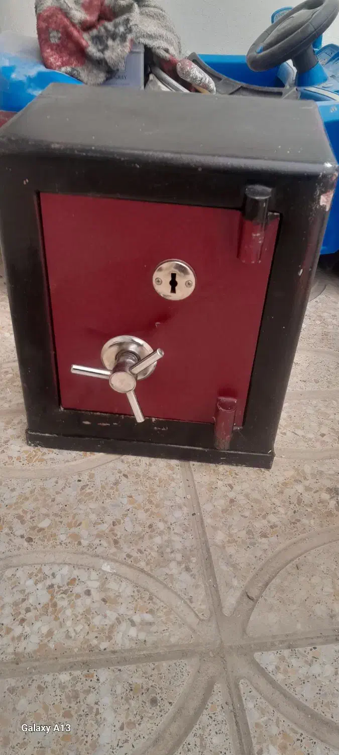 گاوصندوق|ابزارآلات|چهارباغ, |دیوار