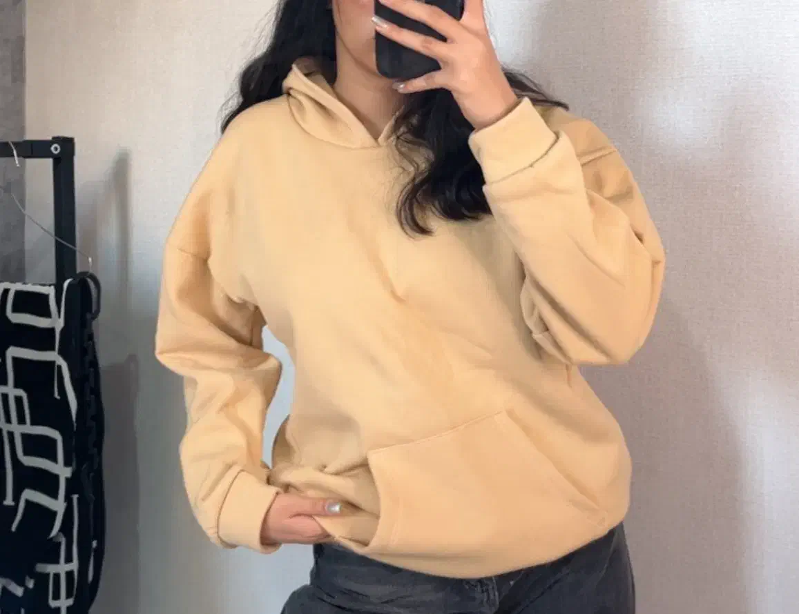 هودی کلاه دار|لباس|صدرا-فارس, فاز ۱|دیوار