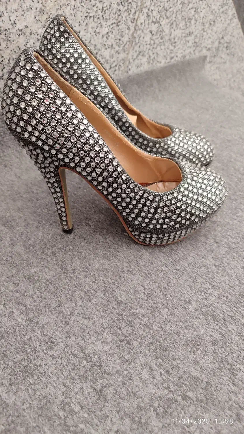 کفش پاشنه بلند|کیف، کفش، کمربند|مریوان, |دیوار