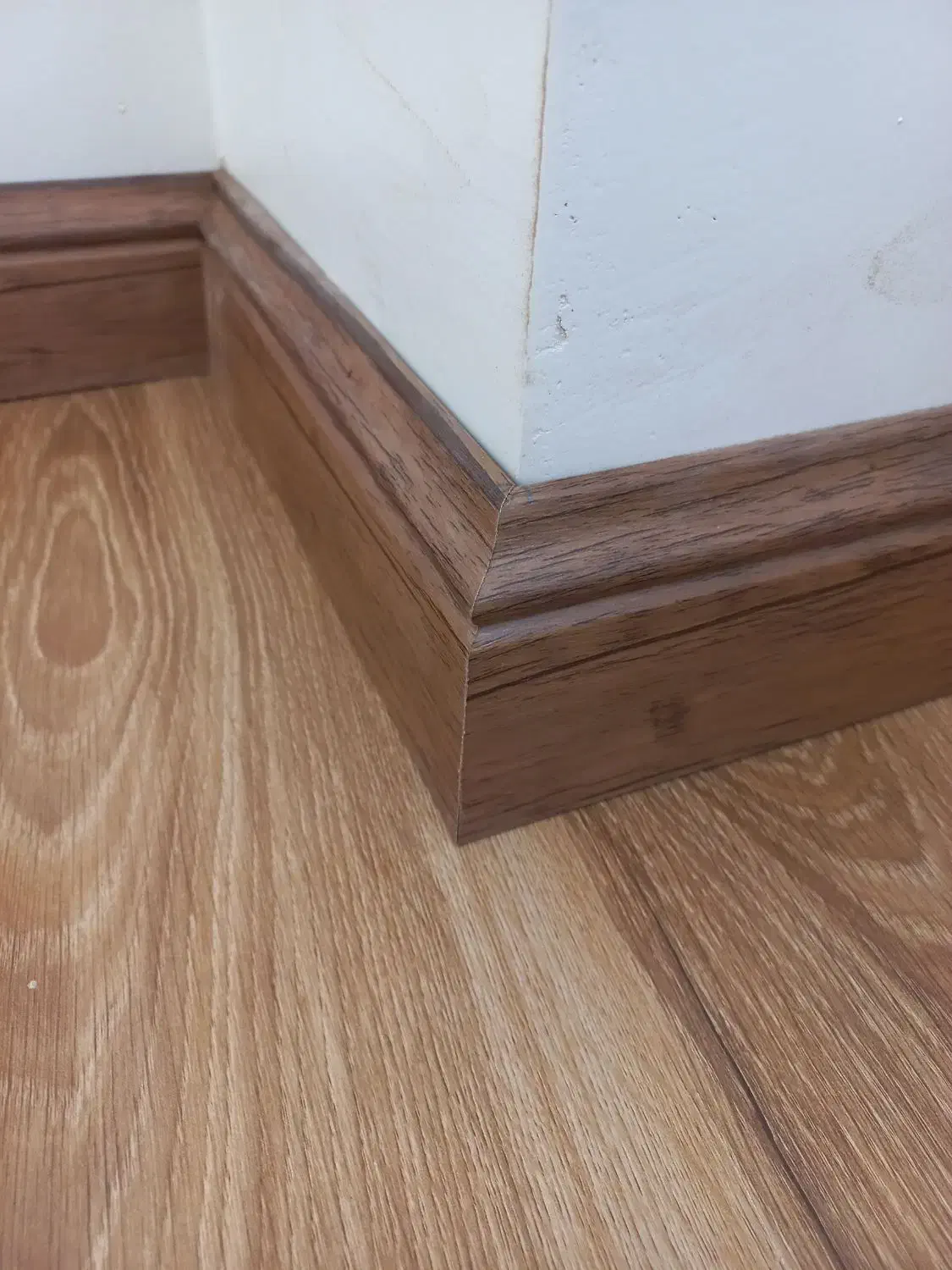 نصب پارکت و قرنیز|خدمات پیشه و مهارت|بجنورد, |دیوار