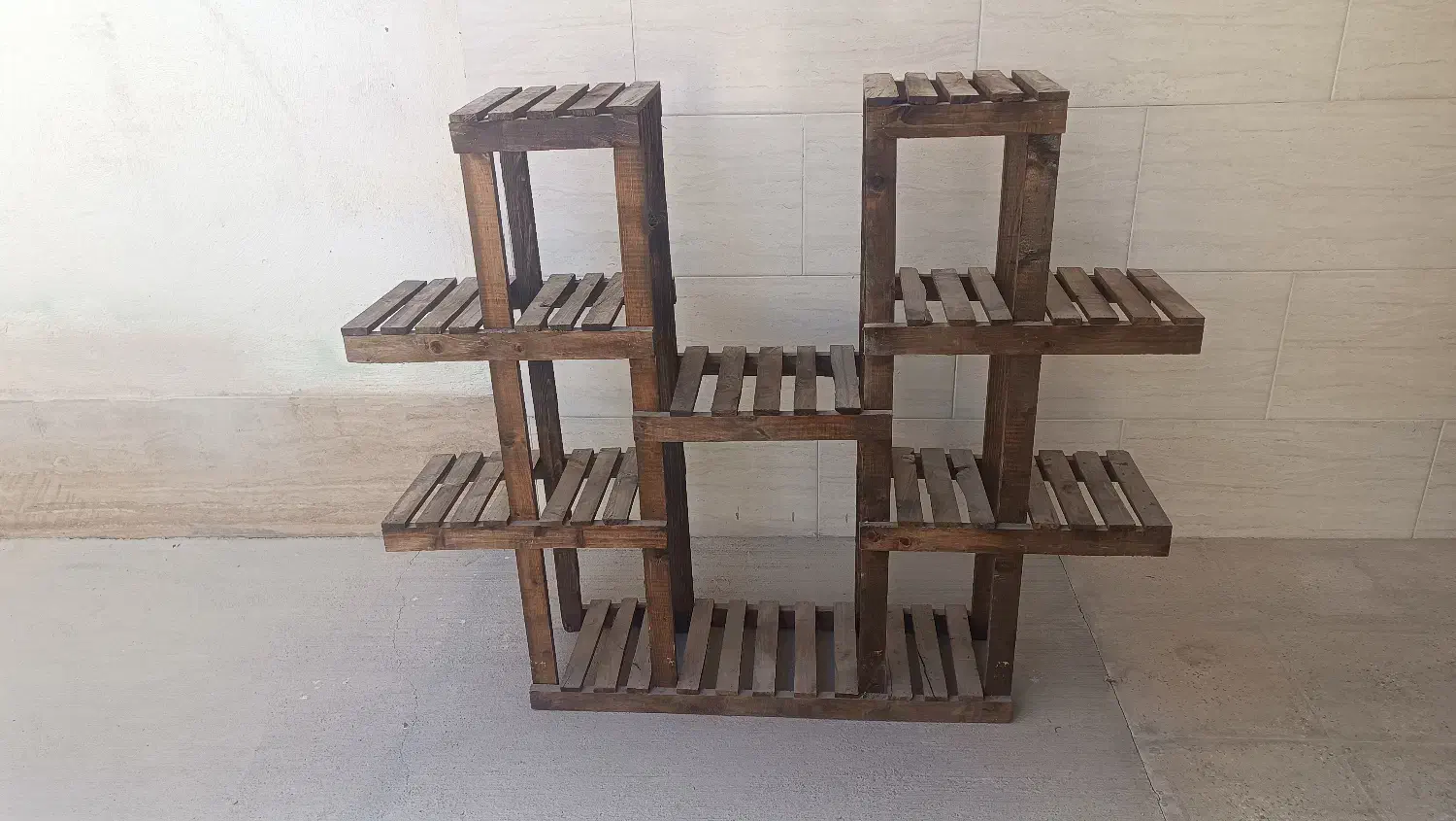 استند گل با چوب تُرک|گل و گیاه طبیعی|جهرم, |دیوار