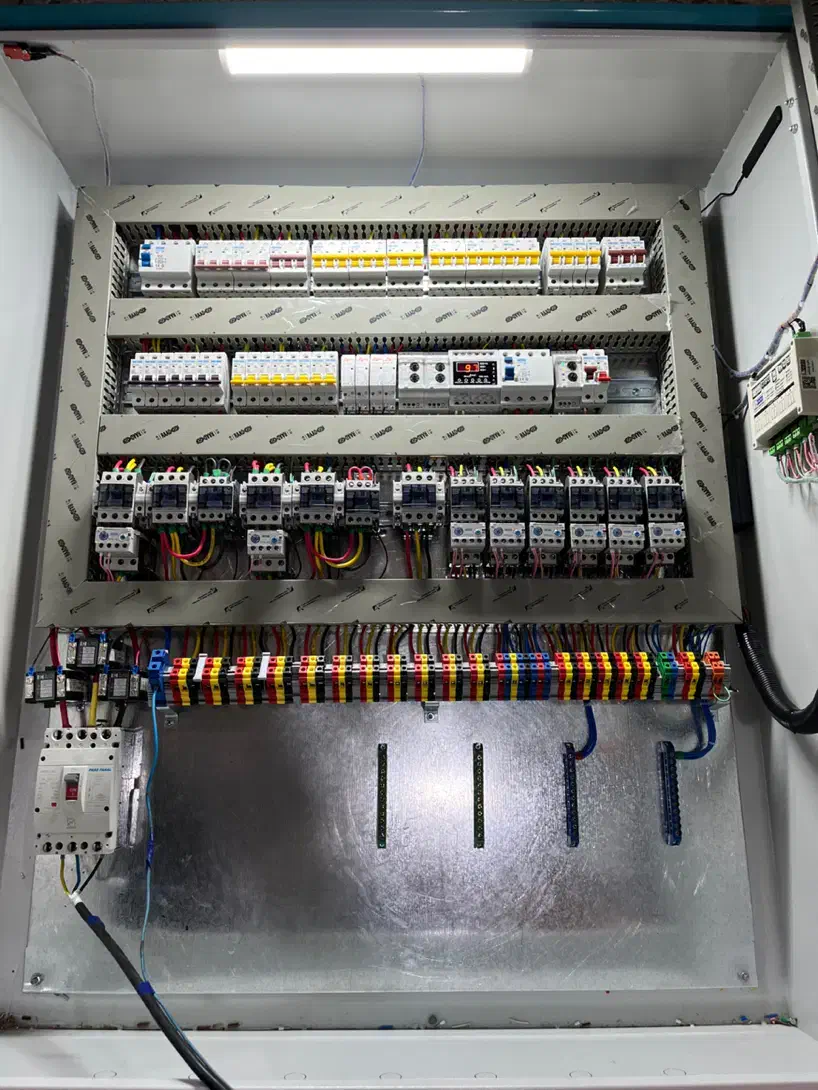 خدمات و مونتاژ تابلو برق صنعتی و ساختمانی|خدمات پیشه و مهارت|مشهد, توس (بلوار توس)|دیوار