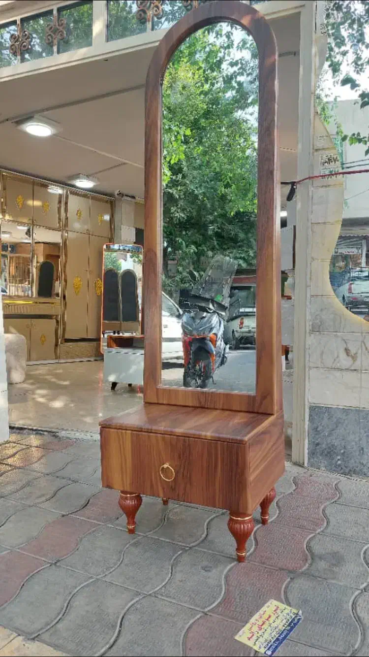 اینه قدی|آینه|مشکین‌دشت, |دیوار