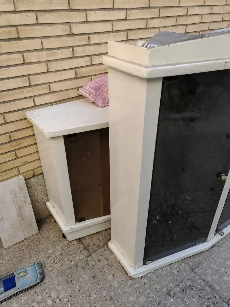 ویترین چوبی دو تیکه رایگان|بوفه، ویترین، کنسول|اصفهان, سیچان|دیوار