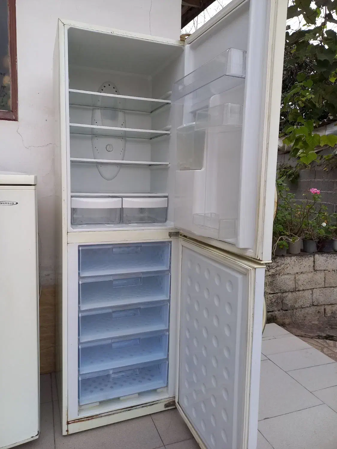 ۲عدد یخچال بزرگ الکترو استیل کوچیک امرسان|یخچال و فریزر|سنگر, |دیوار