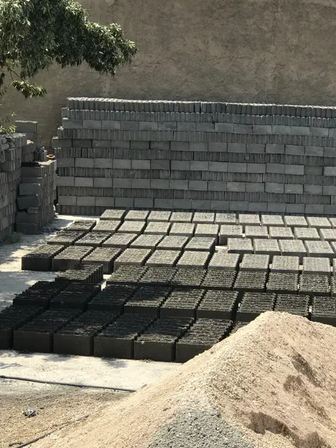 کارگر ساده ببرای بلوکزنی ماهانه ۲۵ میلیون تومان|استخدام معماری، عمران و ساختمانی|شهریار, شهریار|دیوار