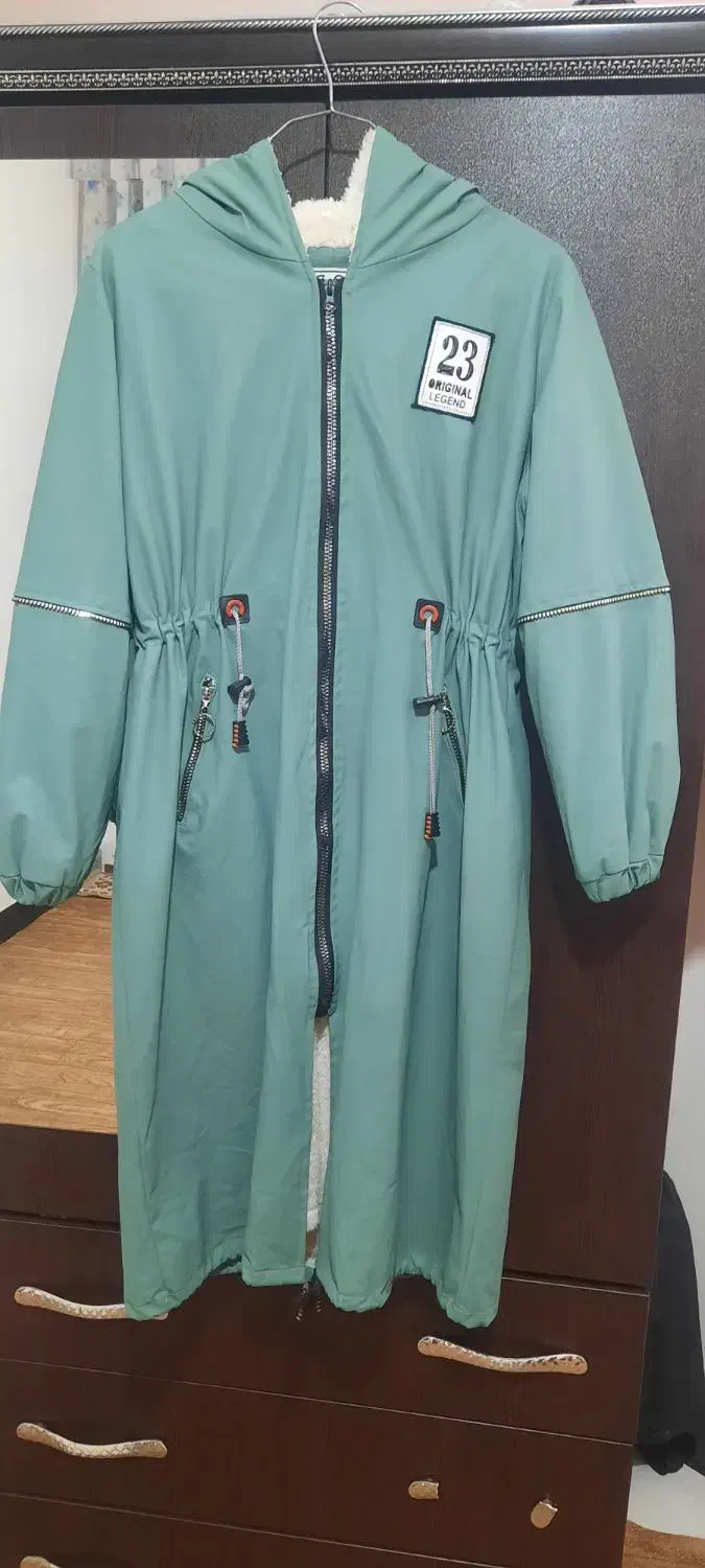 پالتو بارانی بلند|لباس|اسفراین, |دیوار