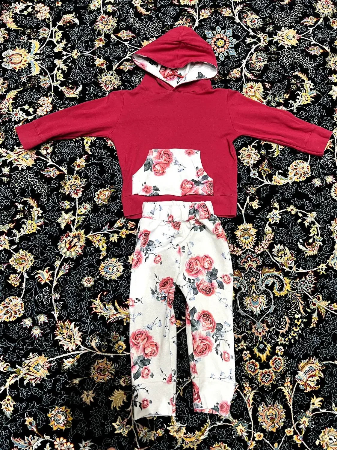 لباس بچگانه|کفش و لباس بچه|بافق, |دیوار