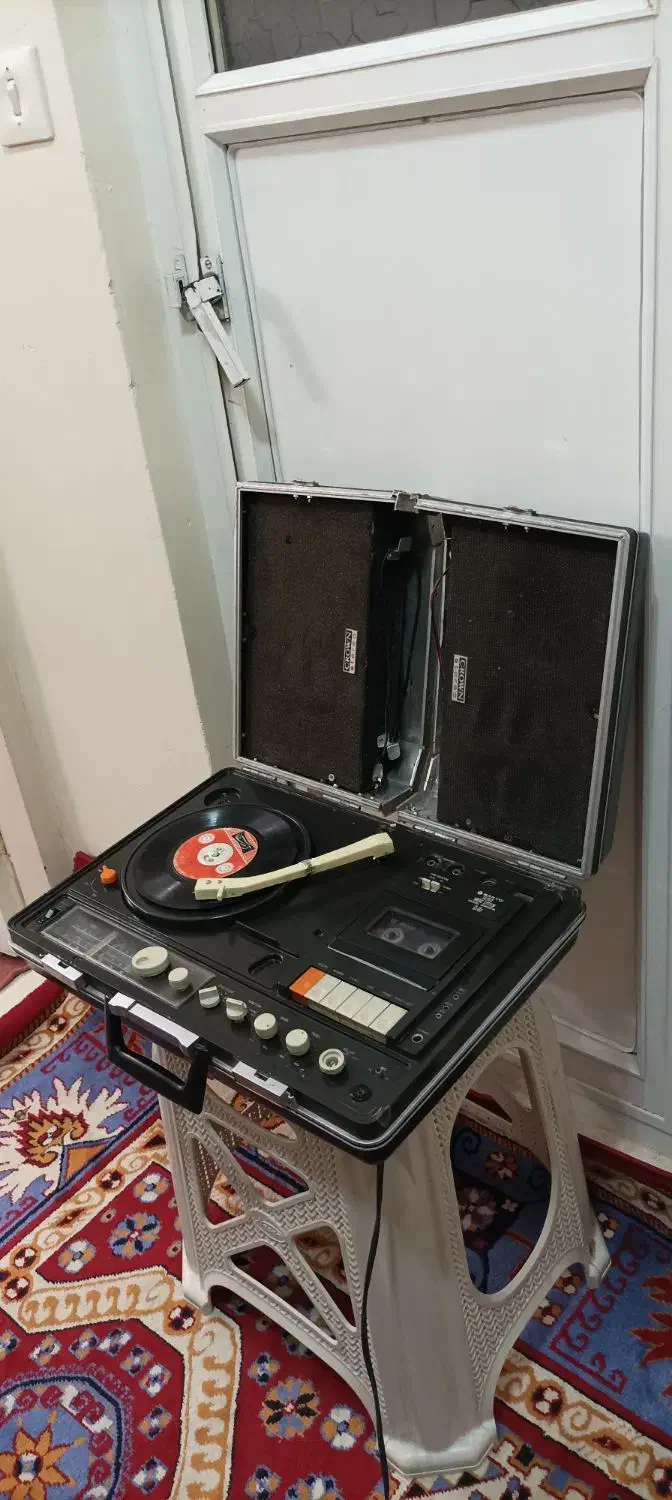گرامافون رادیو|کلکسیون اشیاء عتیقه|زنجان, |دیوار