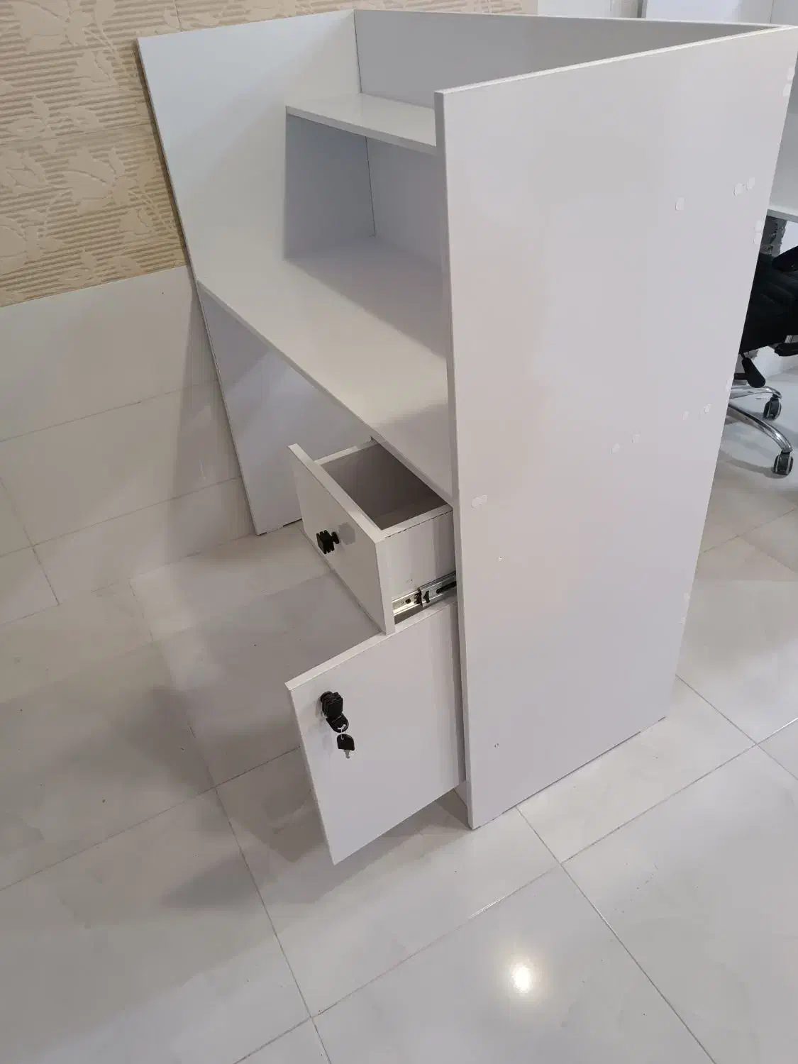 میز تحریر نو|میز تحریر و کامپیوتر|جم, |دیوار