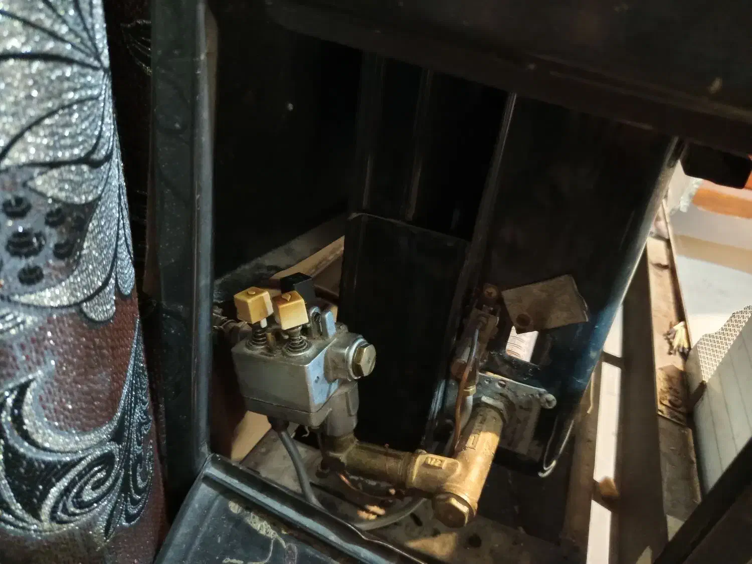 بخاری|بخاری، هیتر، شومینه|شاهین‌شهر, شهرک گلدیس|دیوار