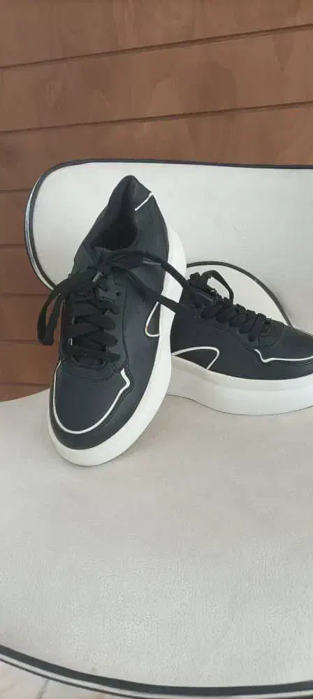 کفش|کیف، کفش، کمربند|بندر گناوه, |دیوار