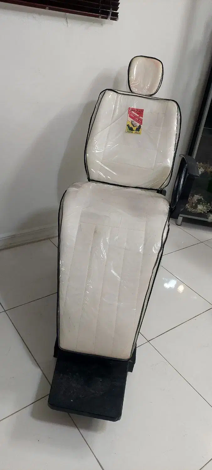 ۲ عددصندلی اصلاح طرح برقی  در حد نو|آرایشگاه و سالن‌های زیبایی|مشهد, هفت تیر (آب و برق)|دیوار