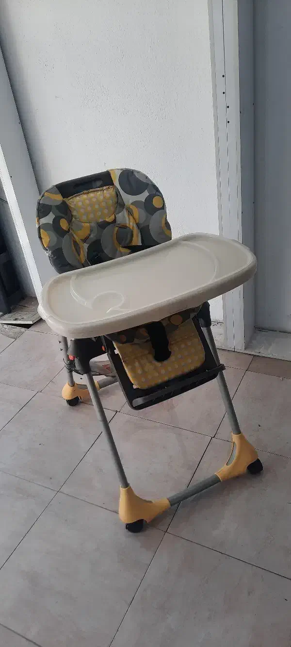 صندلی غذاخوری کودک برند Chicco وتوالت فرنگی کودک|تخت و صندلی بچه|کرج, خرمدشت|دیوار