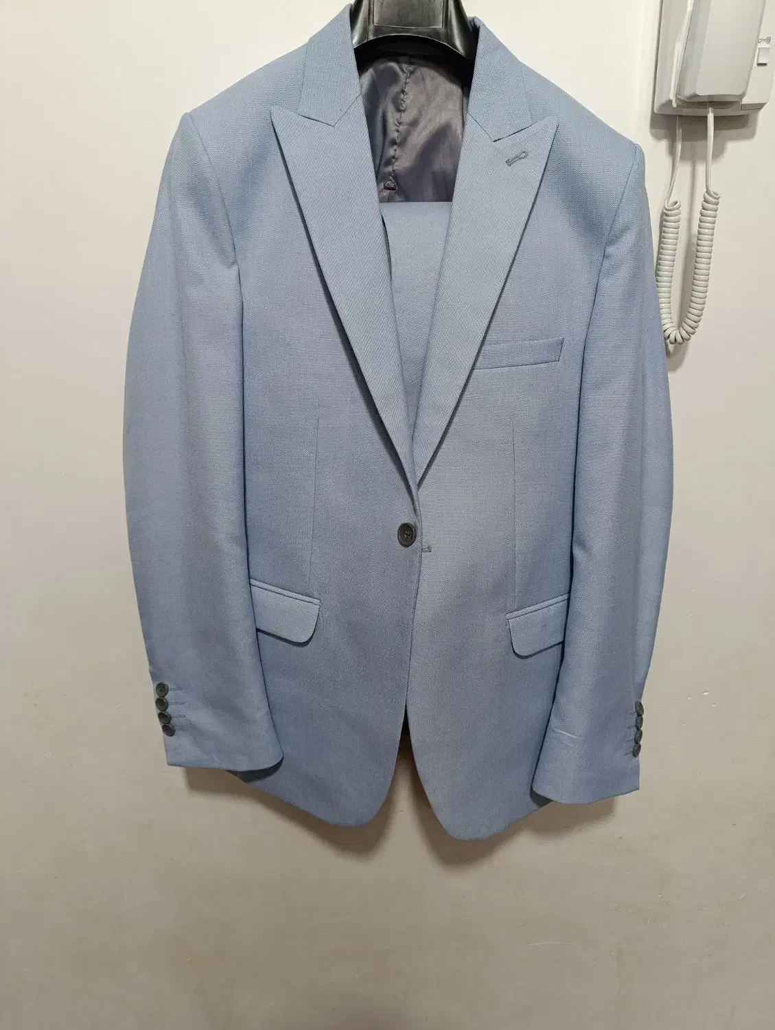 کت وشلوار|لباس|قم, ولیعصر|دیوار