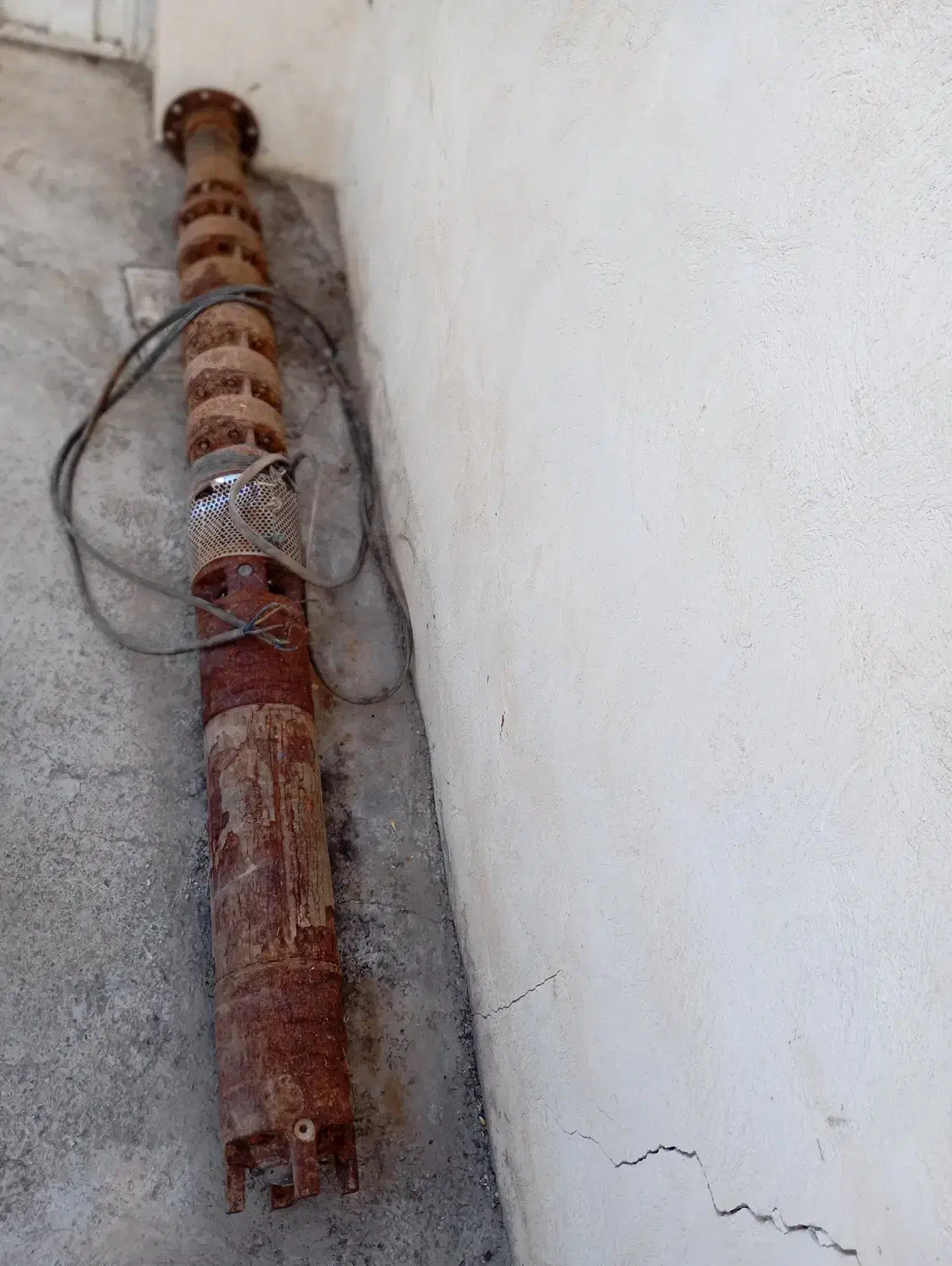 شناور|ماشین‌آلات صنعتی|طارم (زنجان), |دیوار