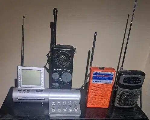 رادیو قدیمی نوستالژی|کلکسیون اشیاء عتیقه|پردیس, فاز ۸|دیوار