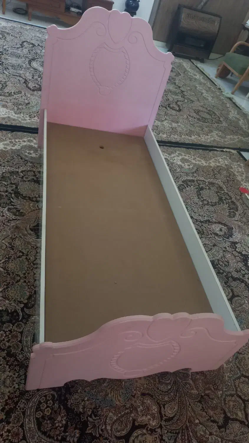 تخت نوجوانی ۹۰در۱۸۰باروکش وکیوم.همراه تشک|تخت و سرویس خواب|بجنورد, |دیوار