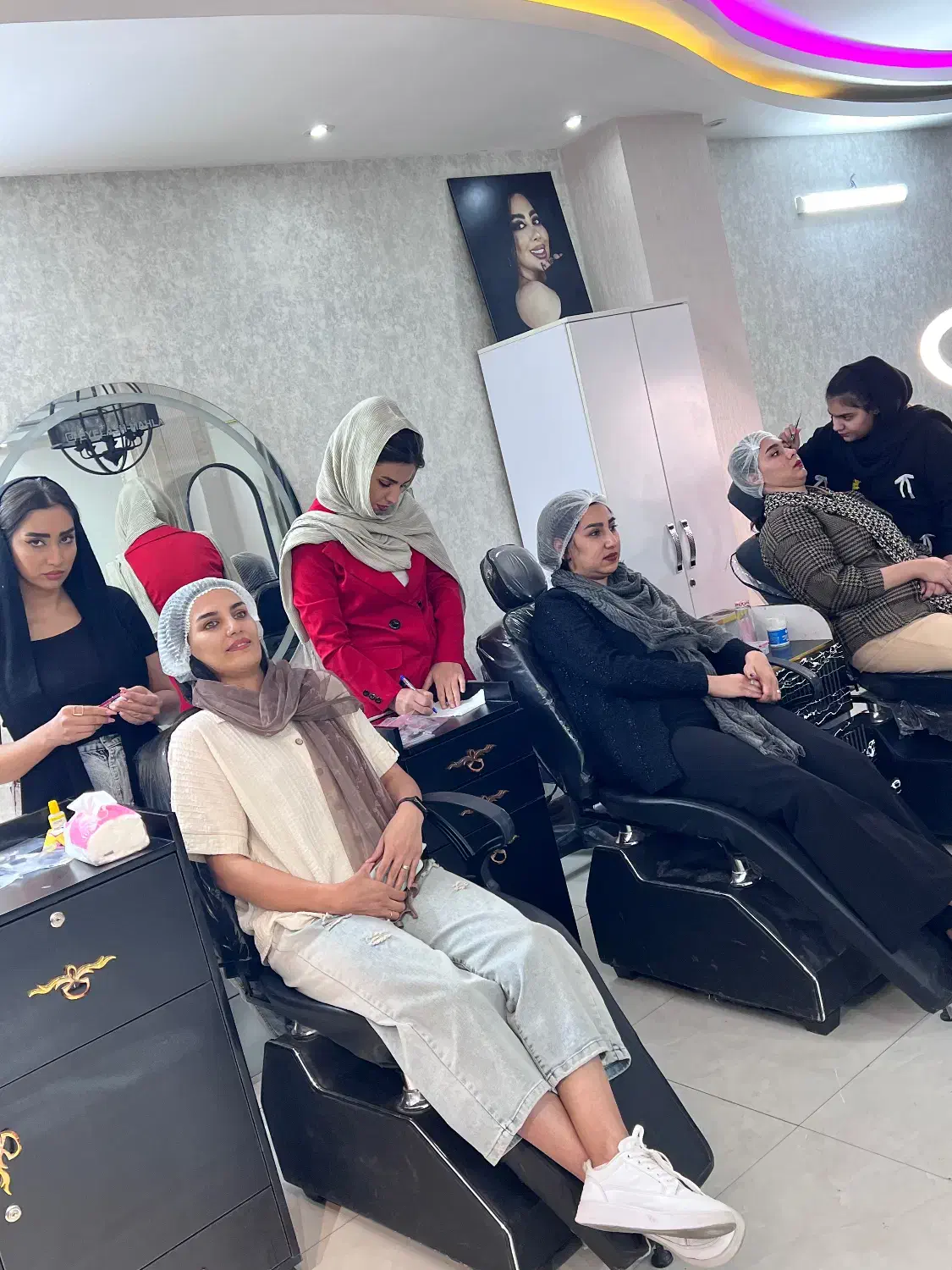 آموزش کاشت هیدن مژه|خدمات آموزشی|اصفهان, خانه اصفهان|دیوار