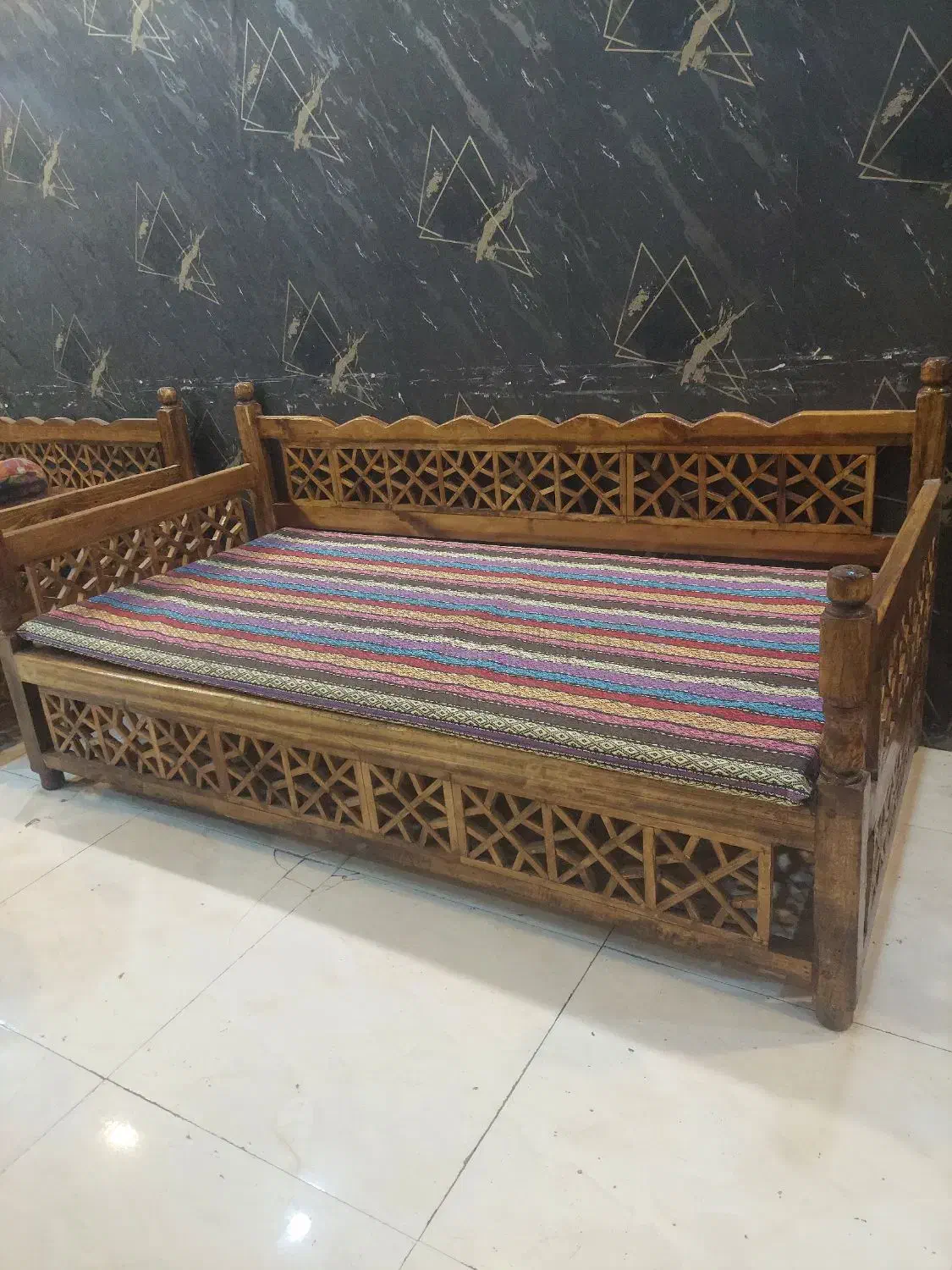 تخت سنتی|صندلی و نیمکت|گلستان (تهران), |دیوار