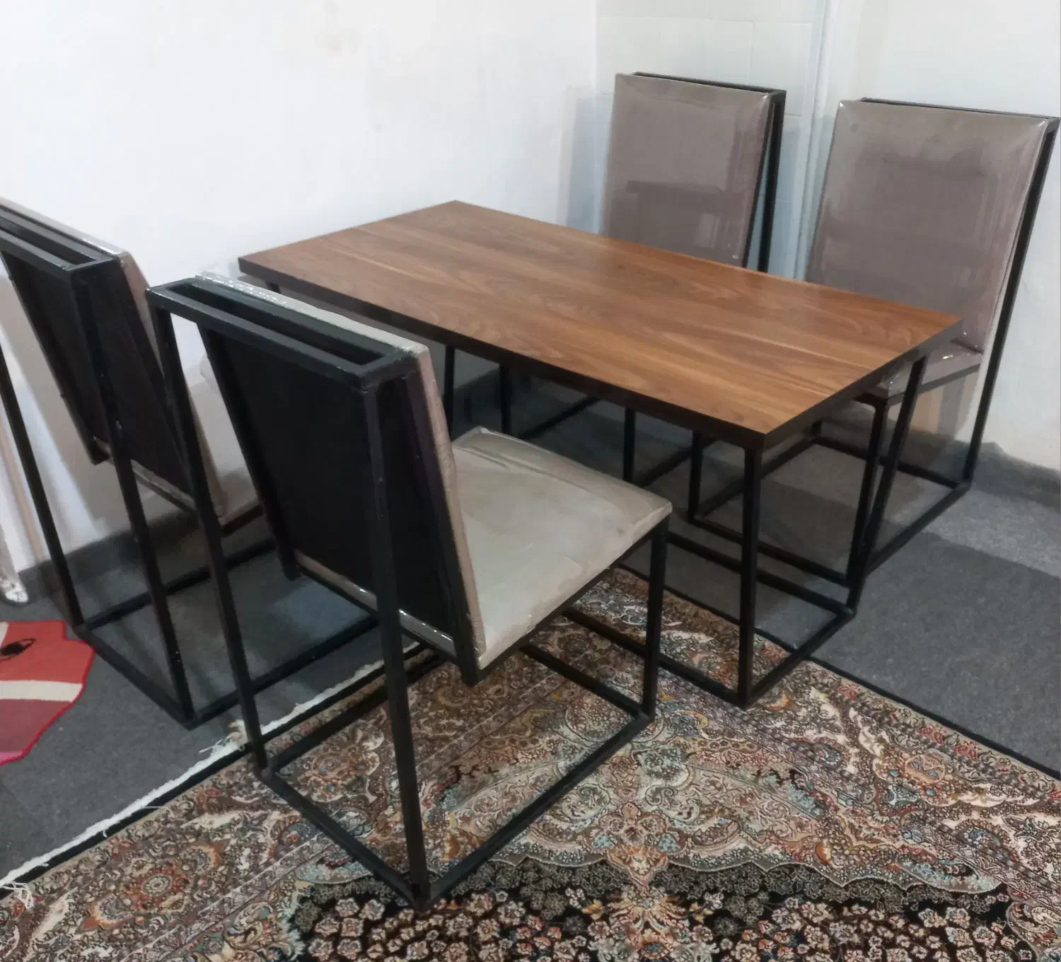 میز و صندلی|میز و صندلی غذاخوری|خوی, |دیوار