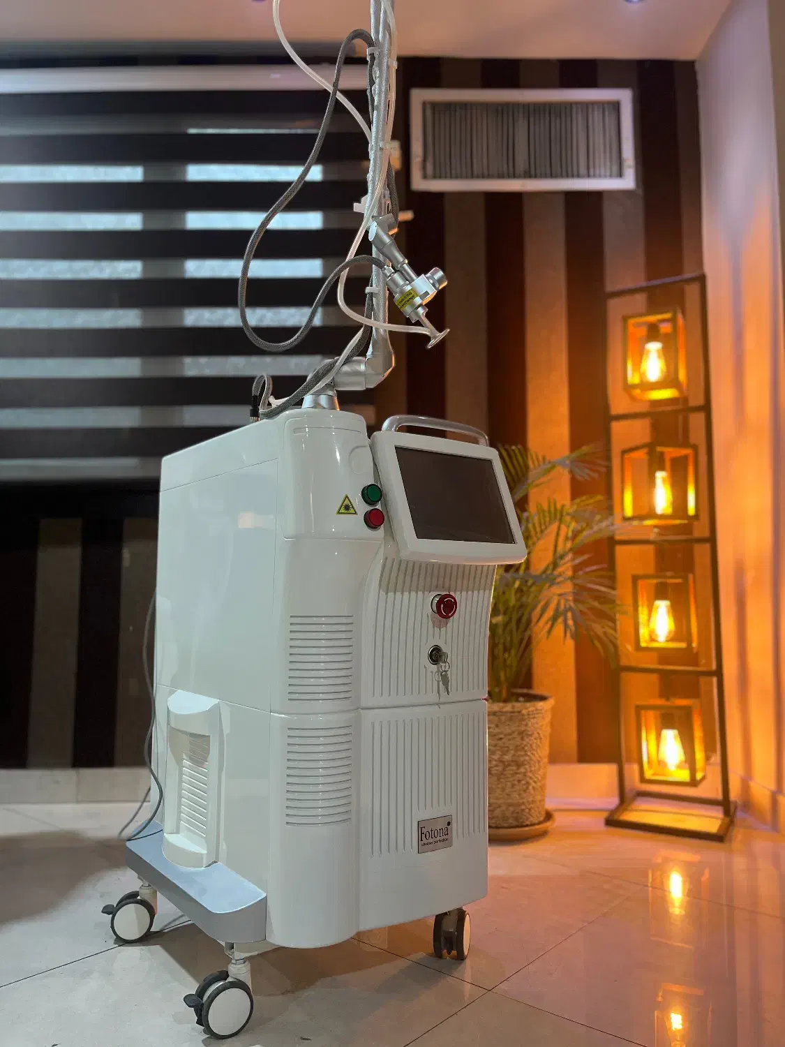 فروش دستگاه لیزر co2 فرکشنال فوتونا2024 در حد نو|آرایشی، بهداشتی، درمانی|اهواز, کیانپارس |دیوار