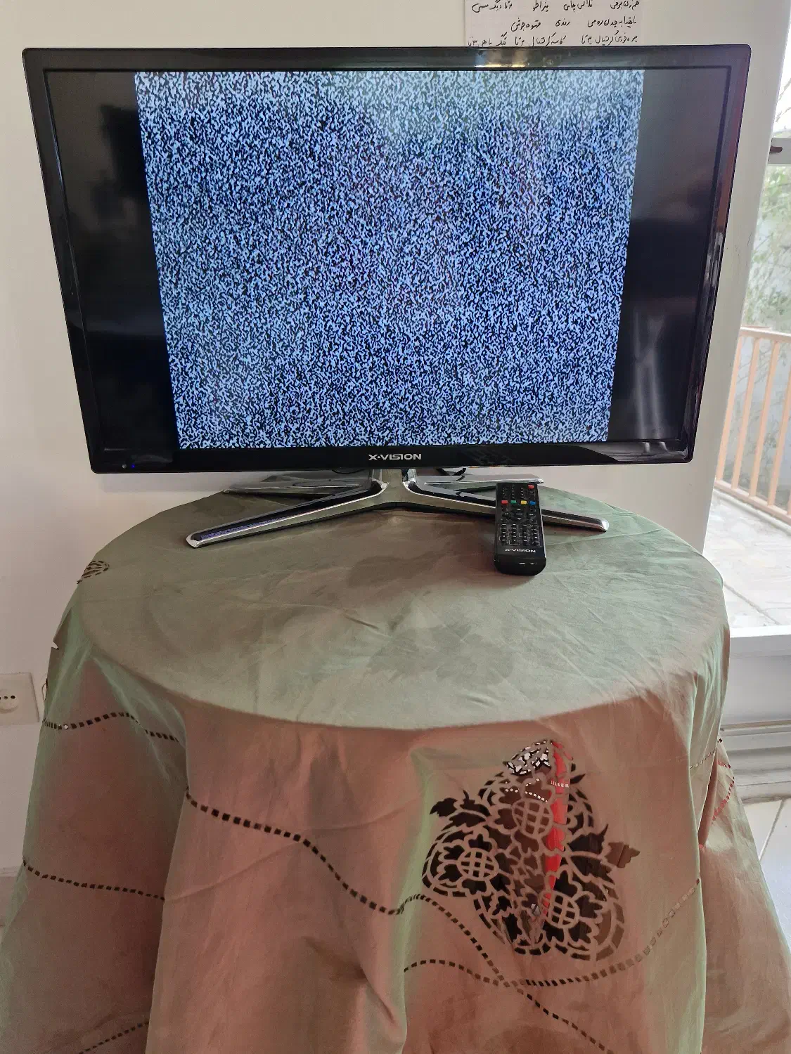 تلویزیون ۲۱اینچ xویژن|تلویزیون و پروژکتور|بابلسر, |دیوار