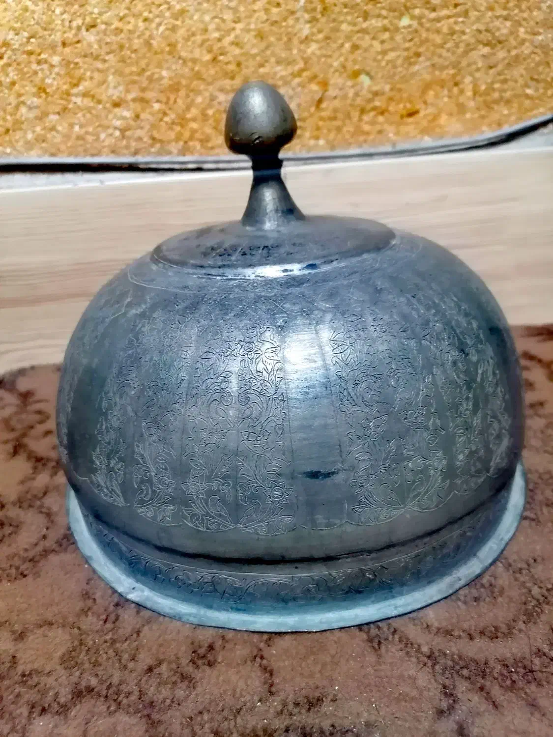 ظرف قلمکاری مس درب ظرف غذا.|کلکسیون اشیاء عتیقه|قم, باغ شازده|دیوار