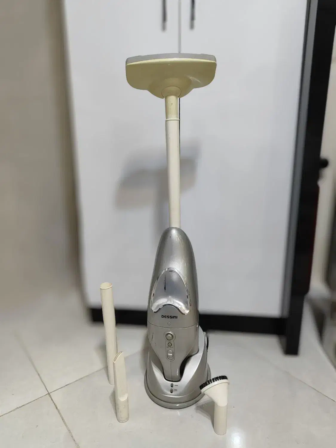 جارو شارژی برند Dessini کاملاً نو و استفاده نشده|جاروبرقی، جارو شارژی، بخارشو|گلبهار, شهر جدید گلبهار|دیوار