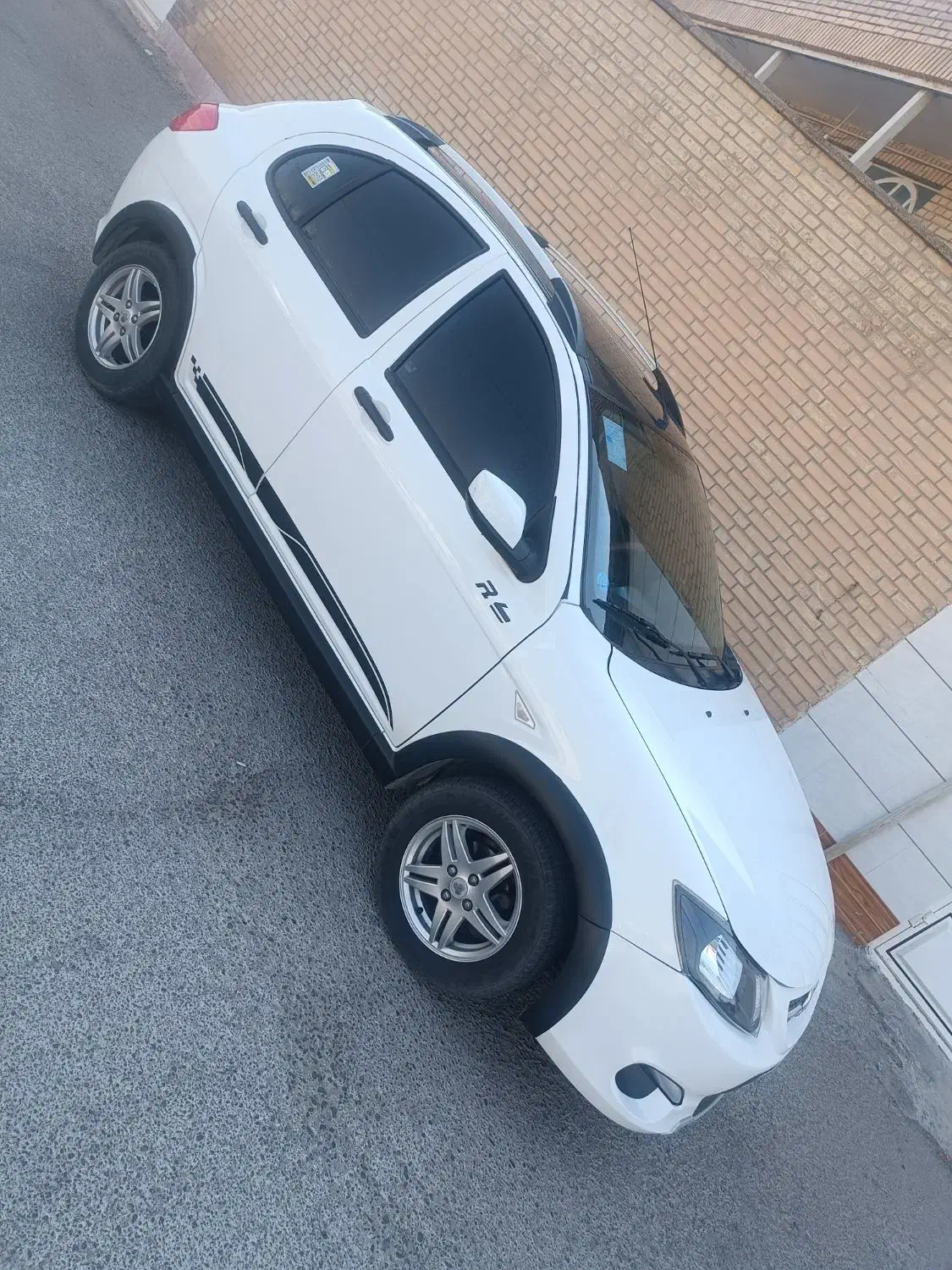 کوئیک آرR ، رینگ اسپورت ،  سقف مشکی ، کم کار|خودرو سواری و وانت|بهبهان, |دیوار